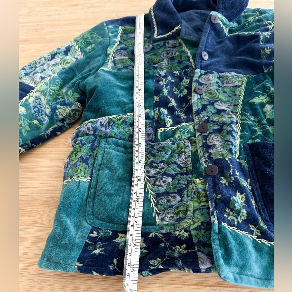 Velour Button Down, Collar Quilted Jacket-Handmade-Lined-Size 5-6 (Measurements) - Picture 8 of 9
